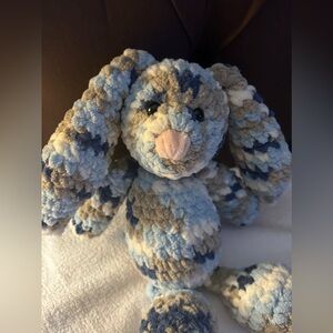 Crochet bunny - like new!